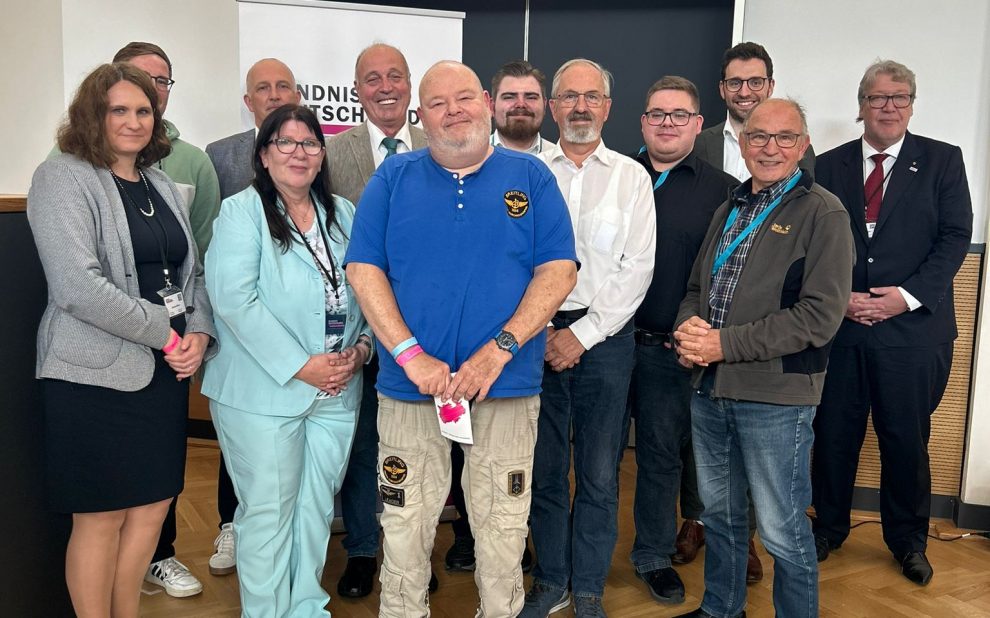 2152db0c 0311 498c 9df8 4c339c7e06f3